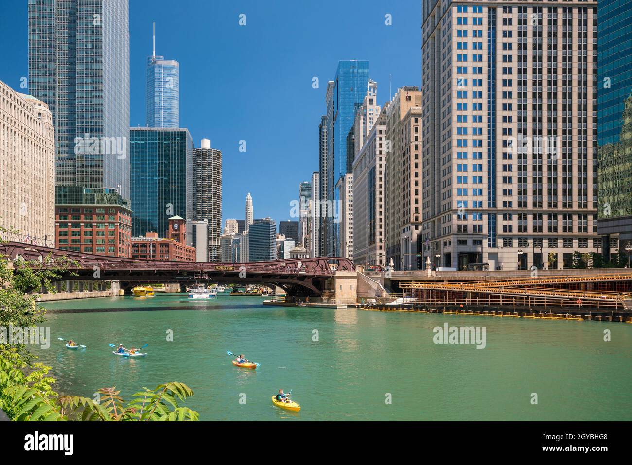 The Chicago River and downtown Chicago skyline USA Stock Photo - Alamy