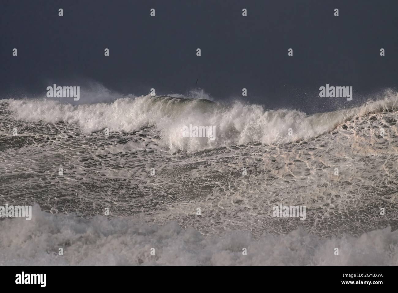 Dark stormy sea foam hi-res stock photography and images - Alamy