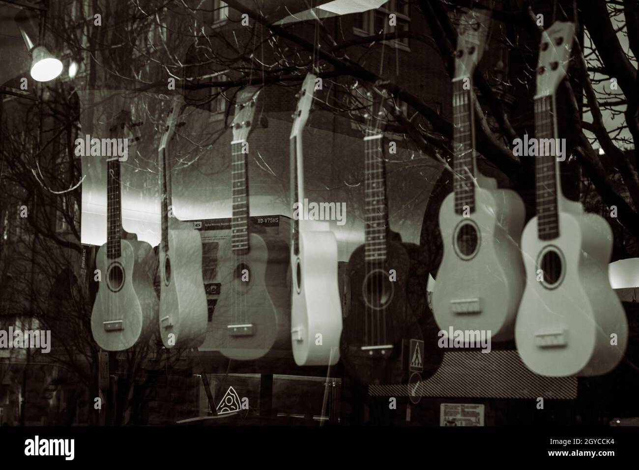 Musik Shop High Resolution Stock Photography and Images - Alamy