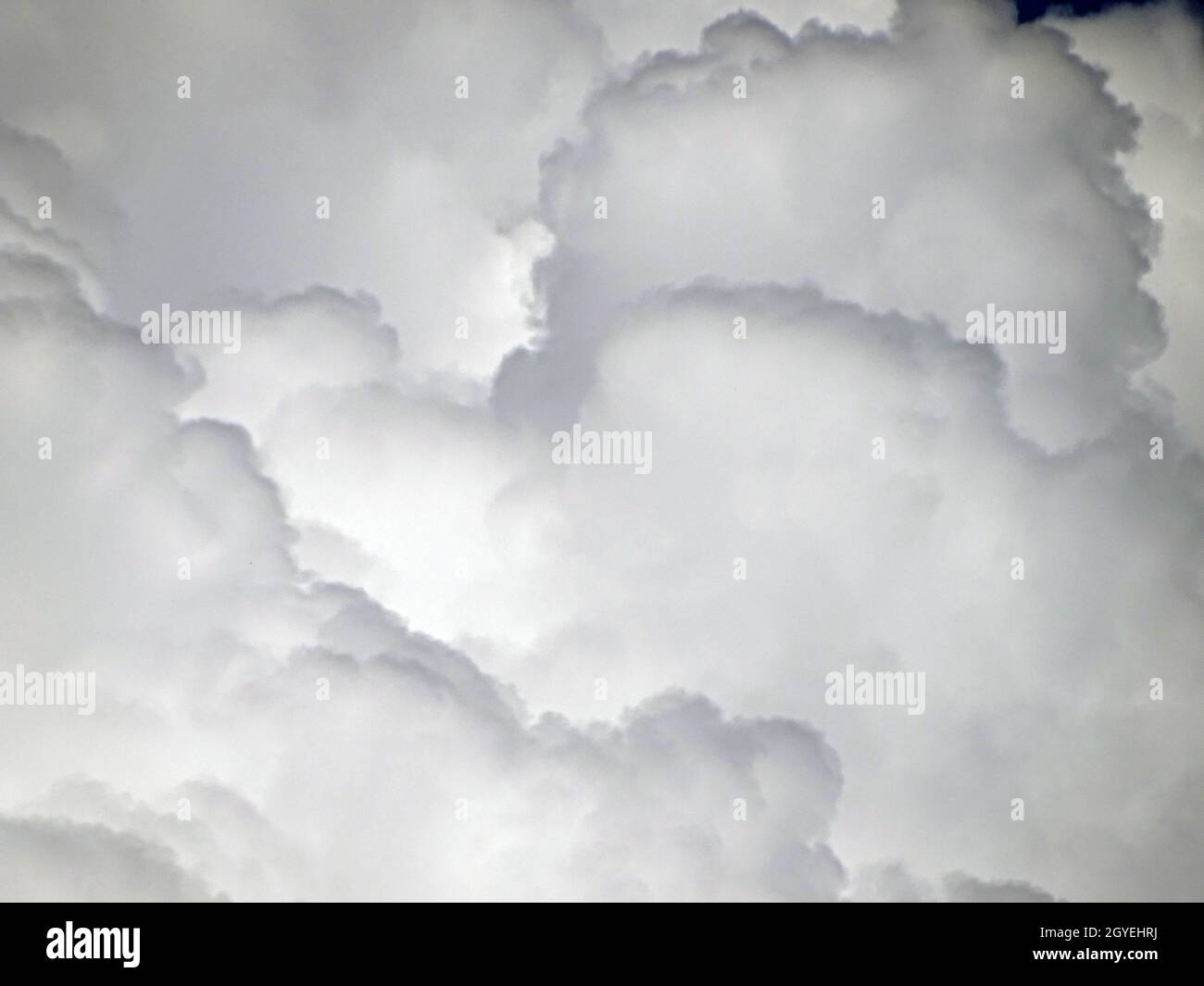 natural clouds,cloud clusters,interesting clouds,sky and rain clouds
