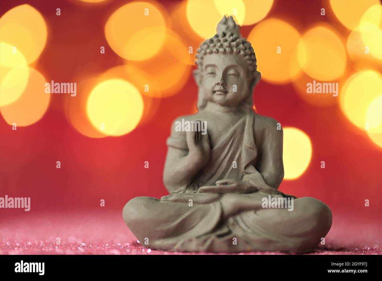 Buddha statue on red background with golden bokeh .Meditation and relaxation Stock Photo - Alamy Buddha statue on red background with golden bokeh .Meditation and relaxation Stock Photo - Alamy