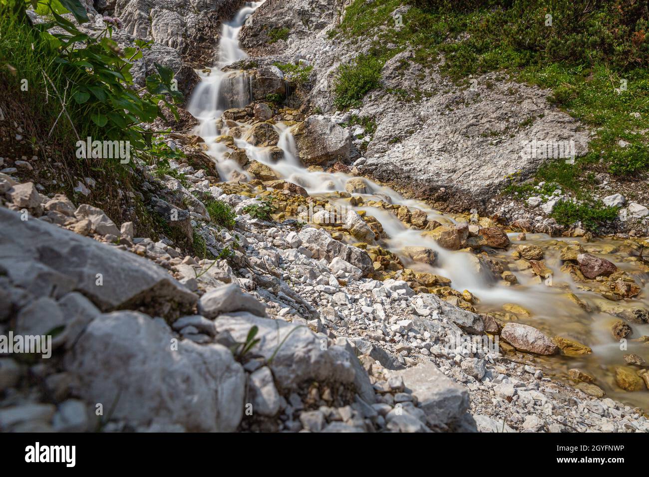 Shallow mountain river fast flow hi-res stock photography and images ...