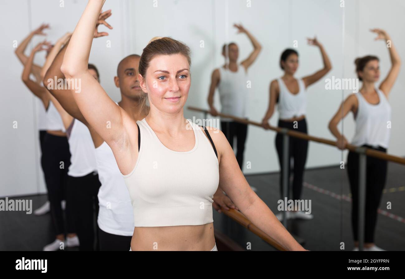 Ballet troupe in lesson in dance class Stock Photo Alamy