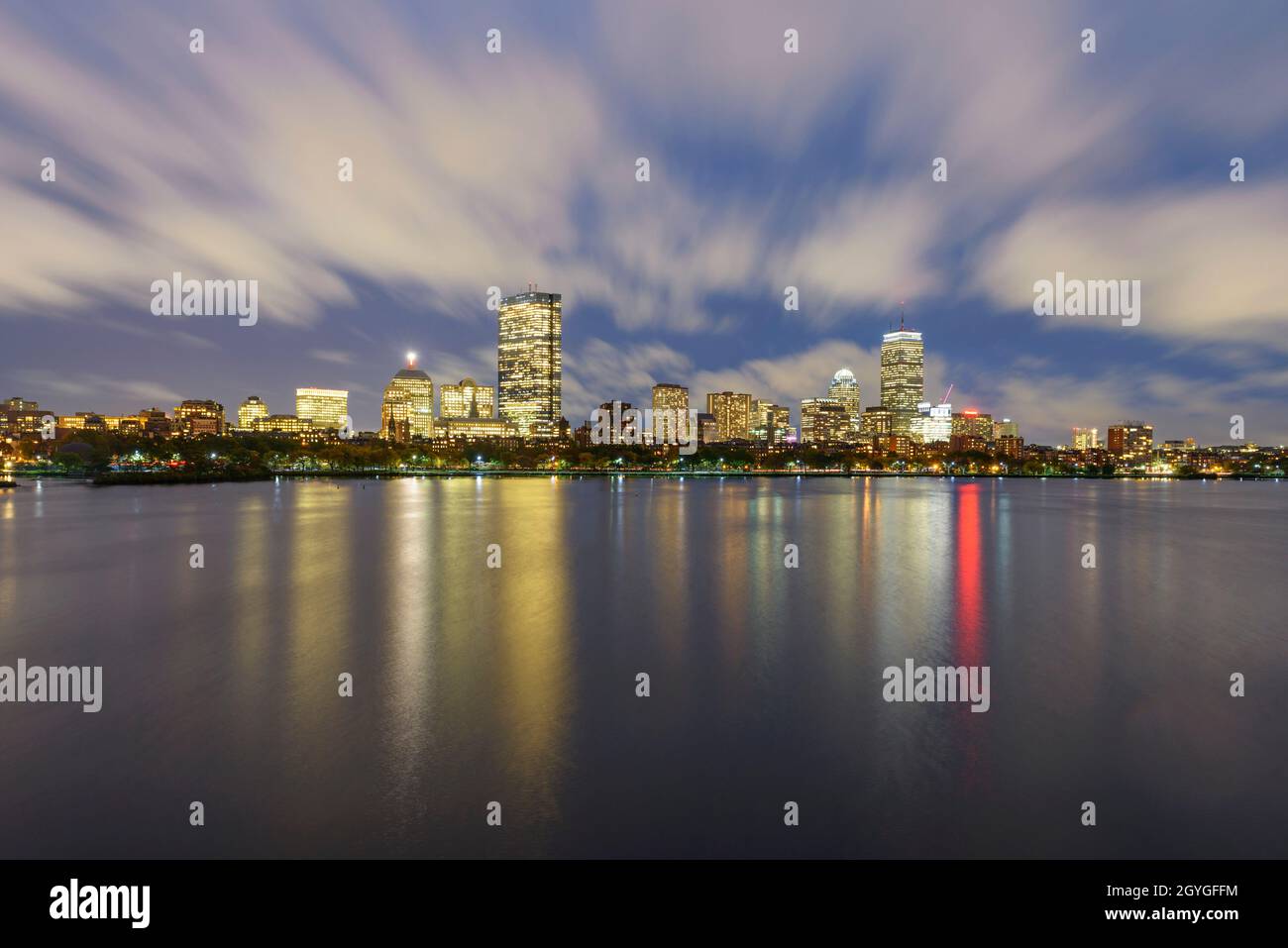 UNITED STATES, MASSACHUSETTS, BOSTON, BOSTON AT NIGHT AND CHARLES RIVER SEEN FROM LONGFELLOW BRIDGE Stock Photo