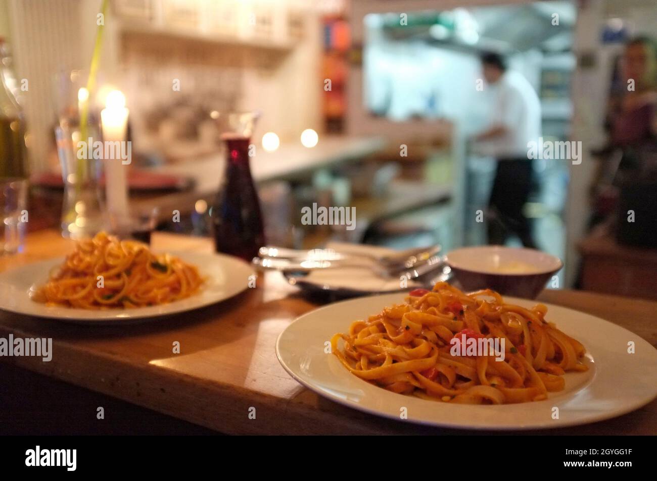 GERMANY, BERLIN, PRENZLAUER BERG, SCHWEDTER STRASSE, DONATH OSTERIA, PASTA DISHES ON A COUNTER Stock Photo