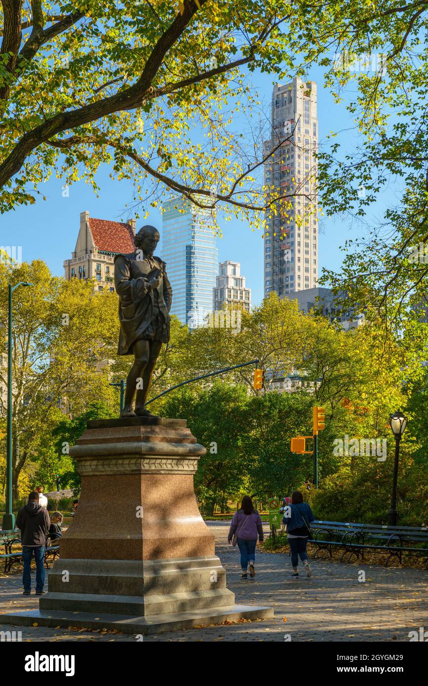 UNITED STATES, NEW YORK, MANHATTAN, CENTRAL PARK, STATUE OF WILLIAM
