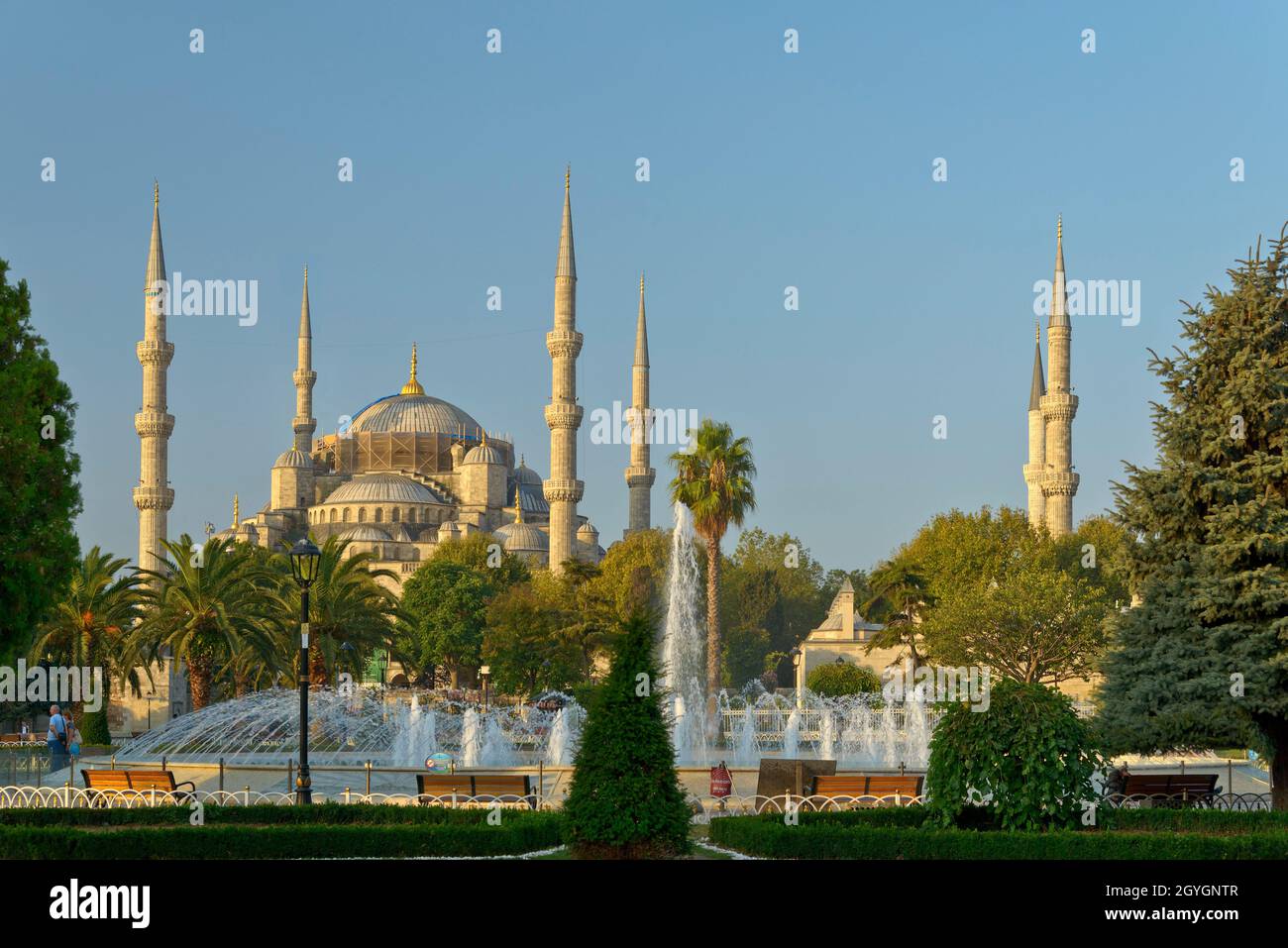 TURKEY, ISTANBUL, SULTAN AHMET PARK AND BLUE MOSQUE (SULTAN AHMET ...