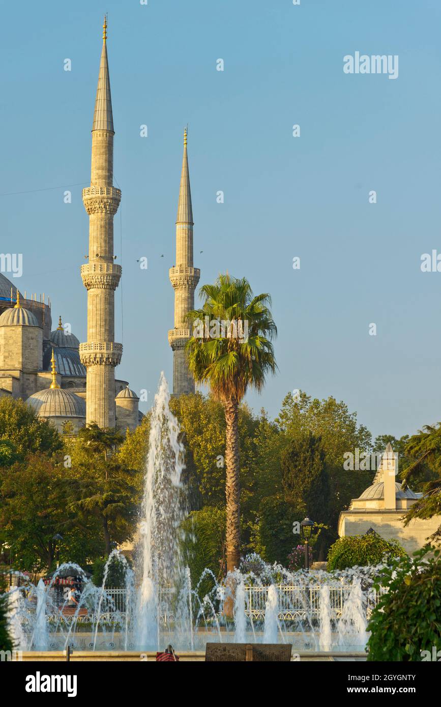TURKEY, ISTANBUL, SULTAN AHMET PARK AND BLUE MOSQUE (SULTAN AHMET ...