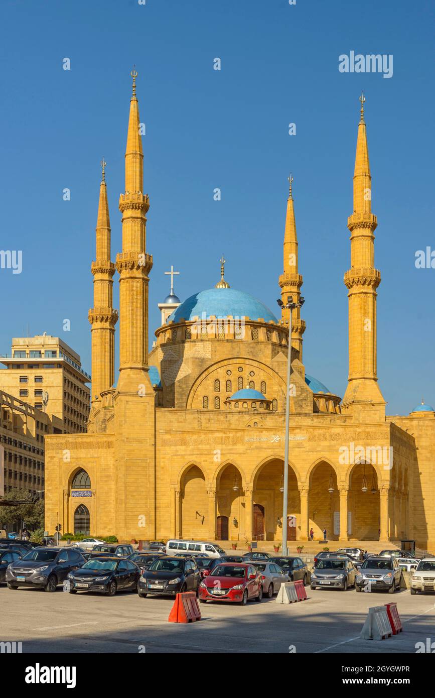 LEBANON, BEIRUT, MARFAA, CAR PARKING ON MARTYRS SQUARE AND MOHAMMAD AL