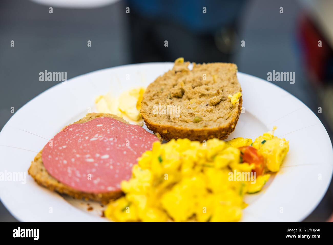 Scrambled eggs bun on plate hi-res stock photography and images - Alamy