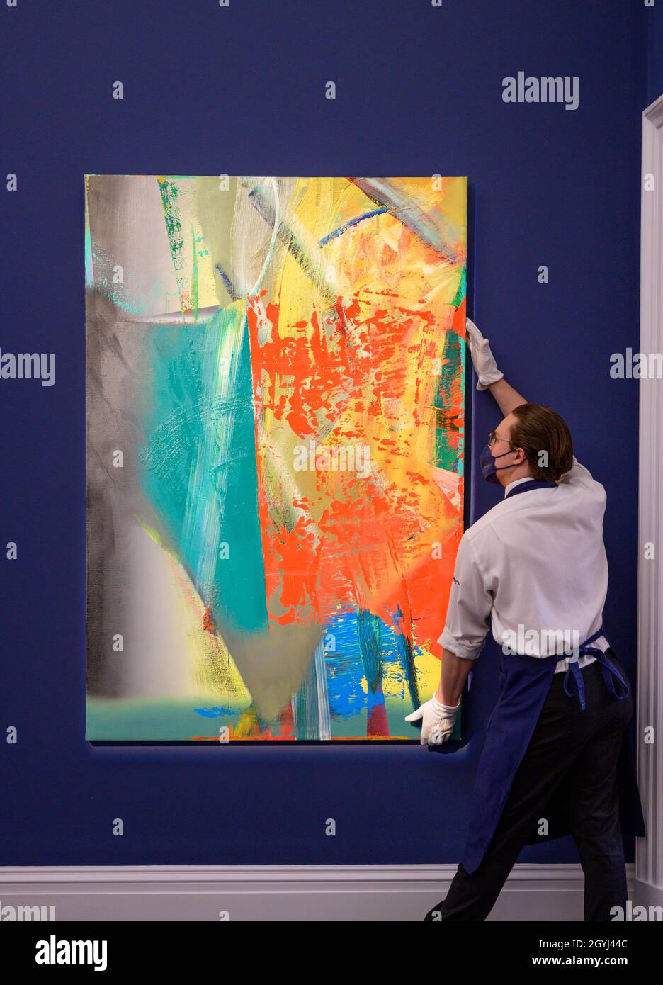 Sotheby’s, London, UK. 8 October 2021. The Contemporary art evening auction takes place during Frieze Week on 14 October includes works by Richter, Toor, Yukhnovich, Riley and Kusama. Image (centre): Gerhard Richter, Abstraktes Bild, estimate £5,000,000-7,000,000. Credit: Malcolm Park/Alamy Live News. Stock Photo