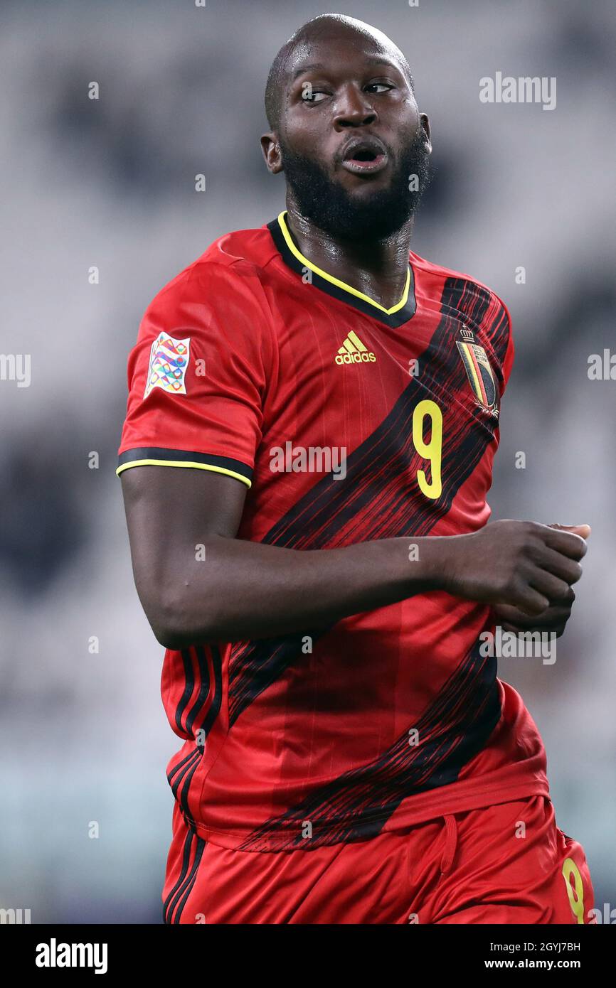 Romelu Lukaku of Belgium looks on during the Uefa Nations League semi-final  match between Belgium and France at Juventus Stadium on October 7, 2021 in  Turin, Italy Stock Photo - Alamy