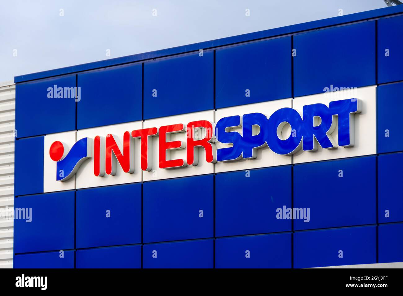 Logo on an Intersport store. Intersport is an international group of  sporting goods distribution companies based in Switzerland Stock Photo -  Alamy