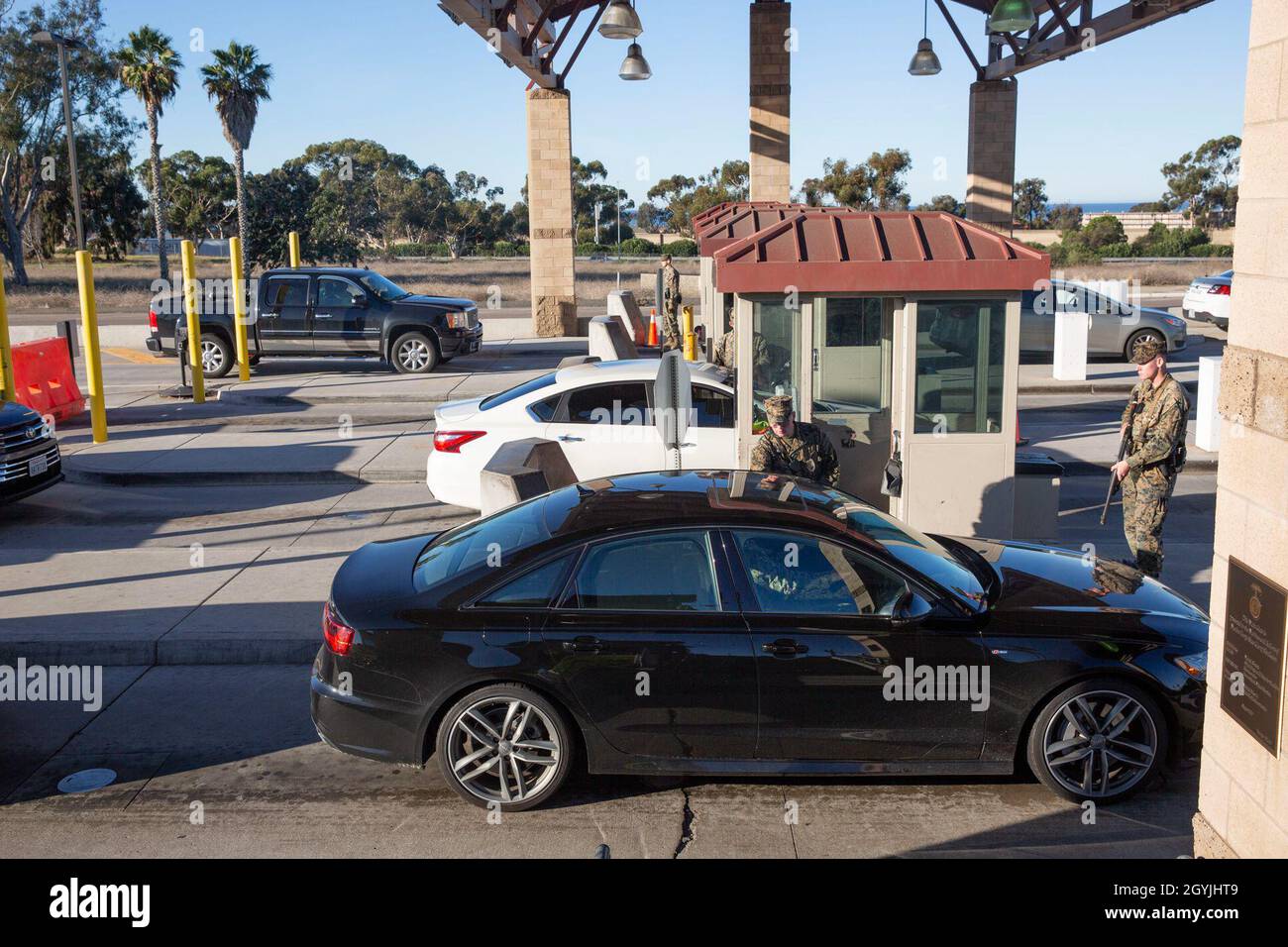 Camp pendleton security gate hires stock photography and images Alamy
