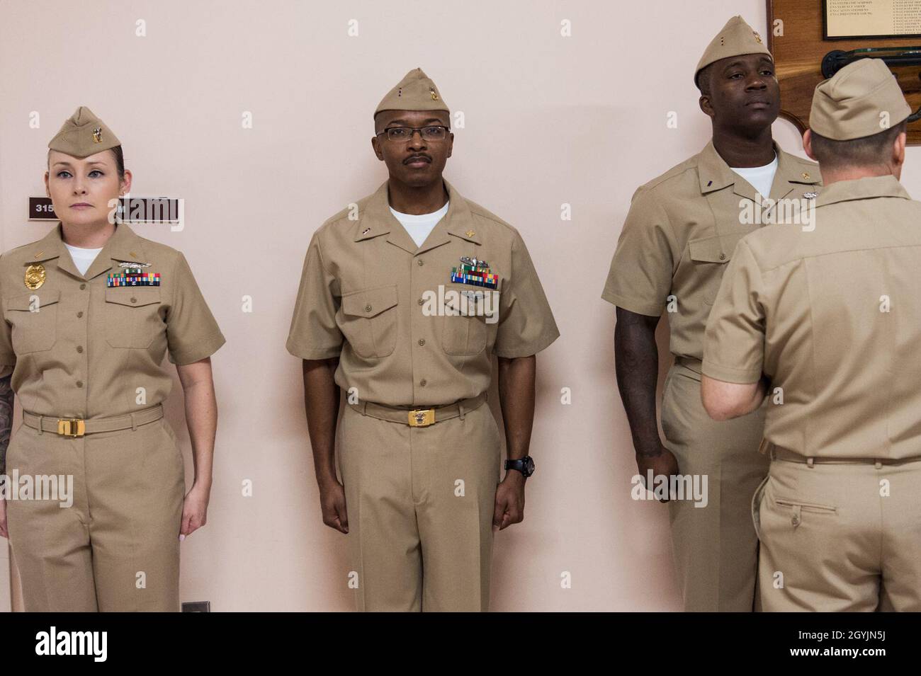 Students of Limited Duty Officer/Chief Warrant Officer (LDO/CWO ...