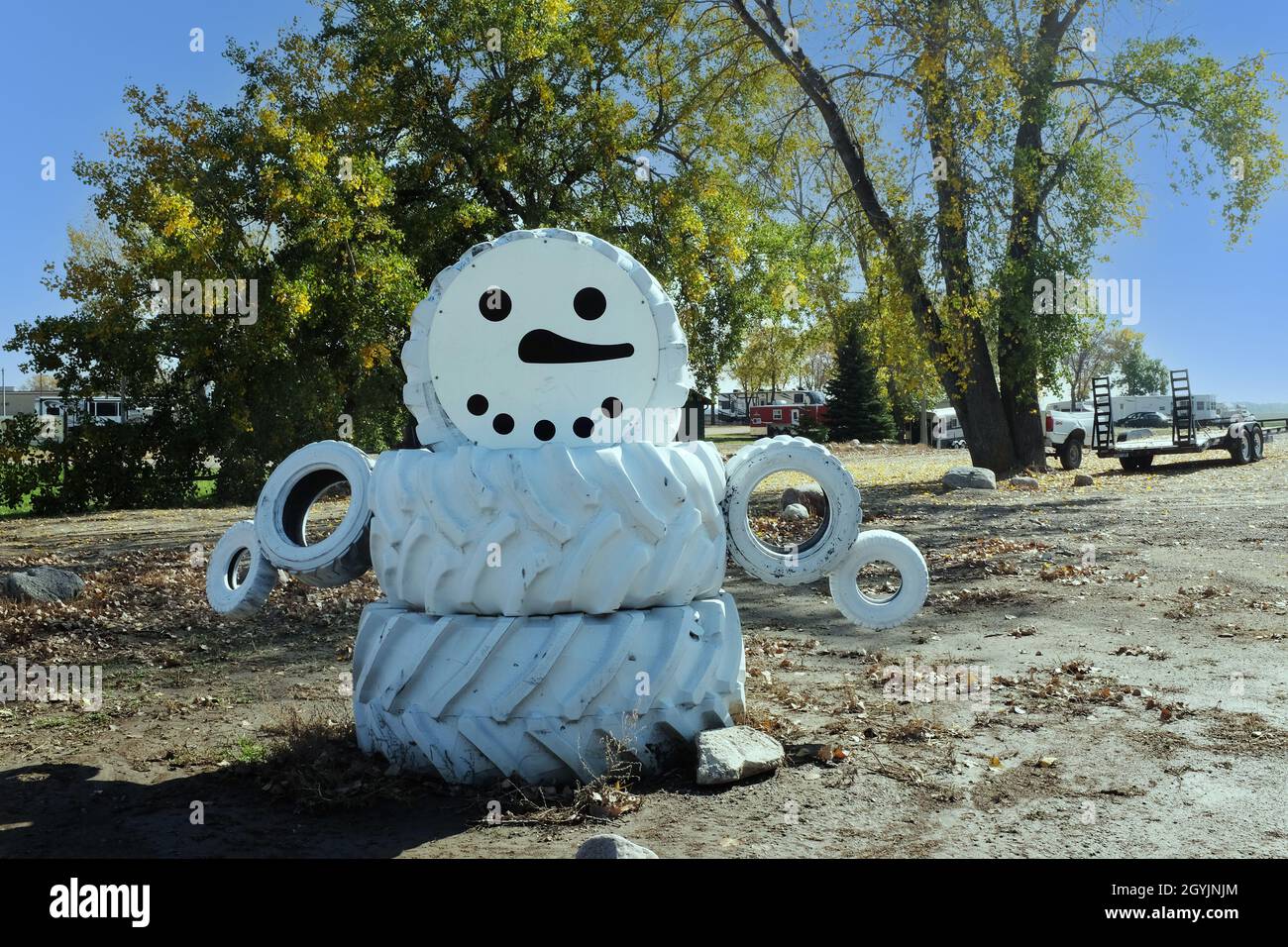 JAMESTOWN, NORTH DAKOTA - 3 OCT 2021: A Tire Snowman on the side of the road near Frontier Town. Stock Photo