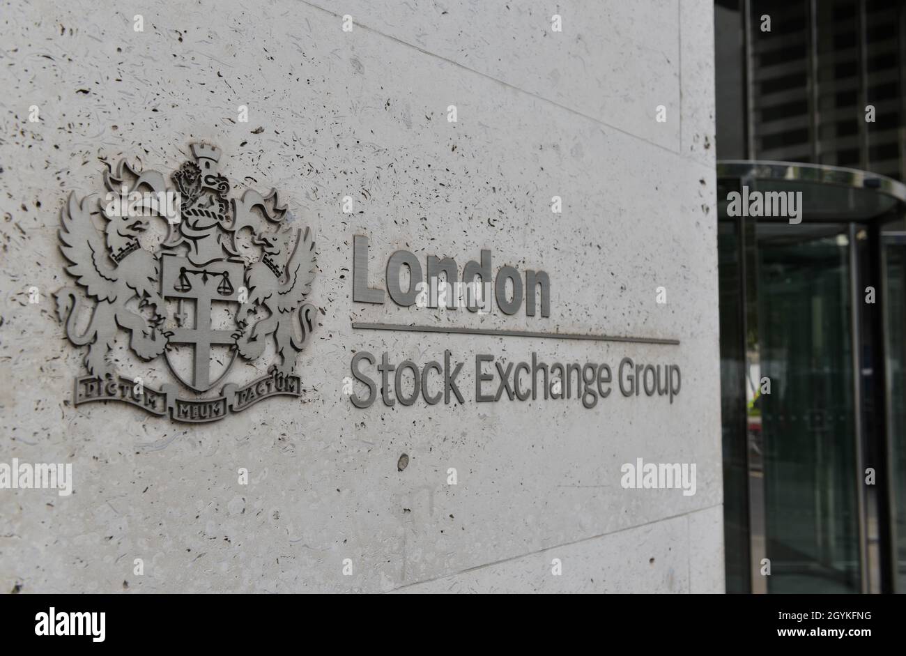 London Stock Exchange headquarters entrance is pictured from Newgate Street, City of London.Bank of England has warned that markets could face sharp correction. (Photo by Thomas Krych / SOPA Images/Sipa USA) Stock Photo