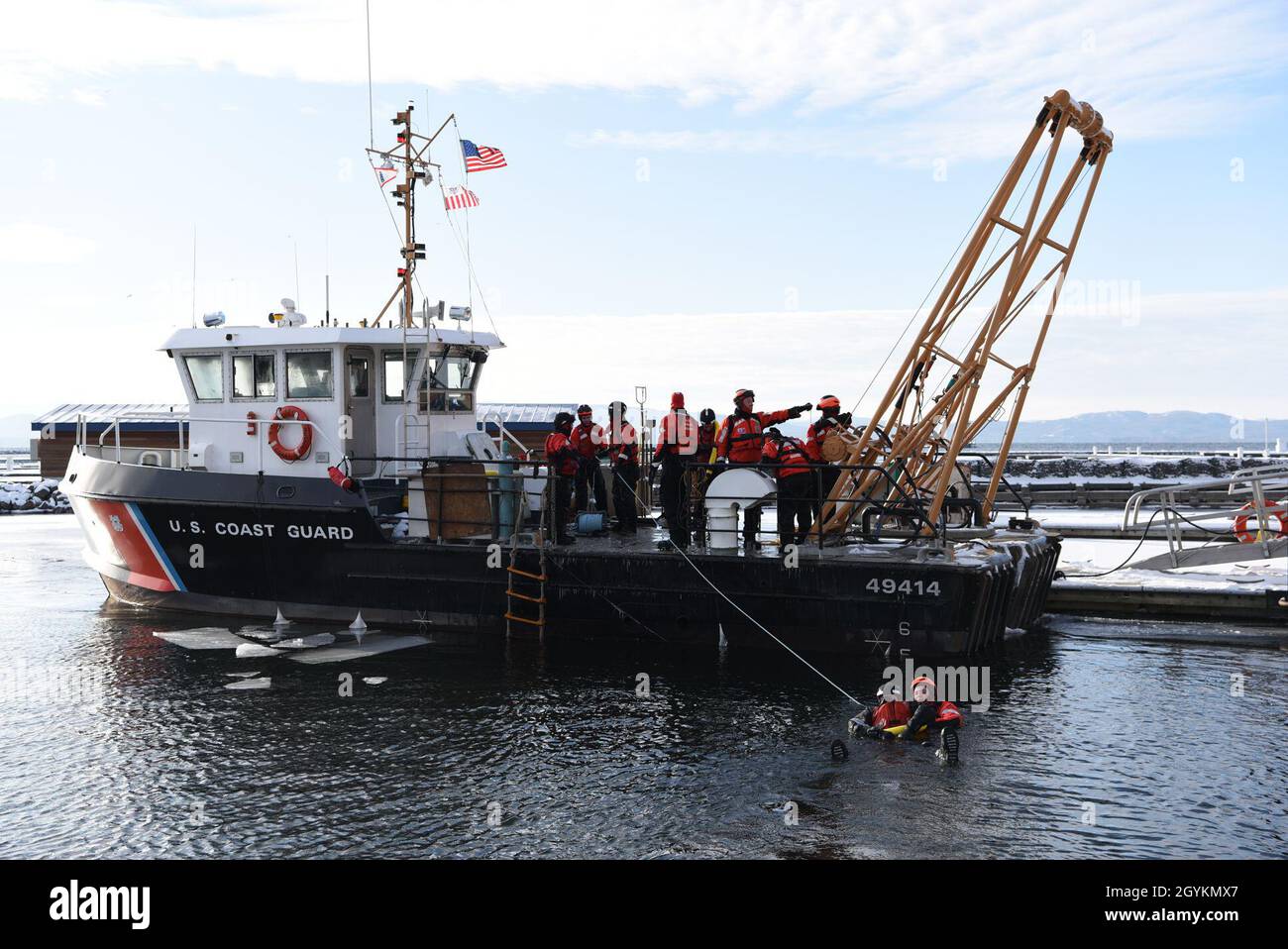 Coast Guard rescue crews perform shipboard ice rescue and retrieval ...