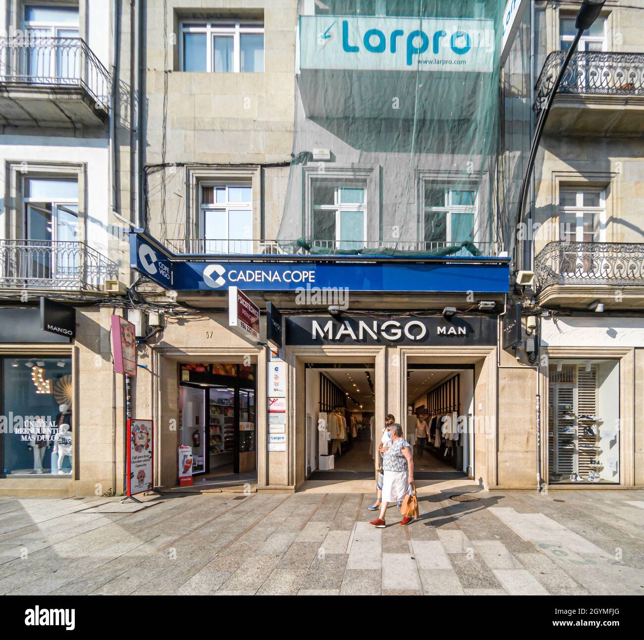 VIGO, SPAIN - Sep 10, 2021: Front view of MANGO MAN brand front store  facade in Spain Stock Photo - Alamy