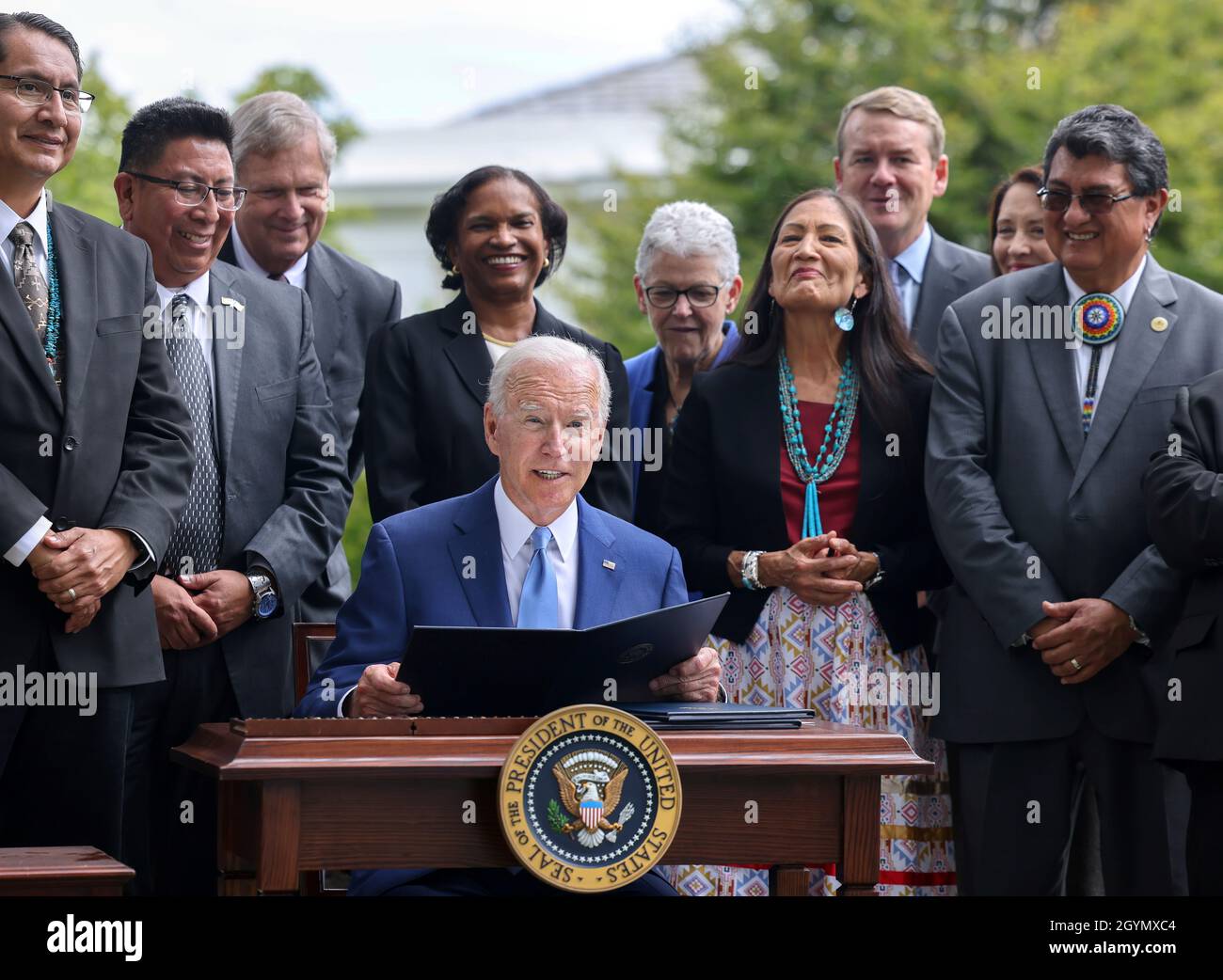 Joe biden signs 2021 hires stock photography and images Alamy