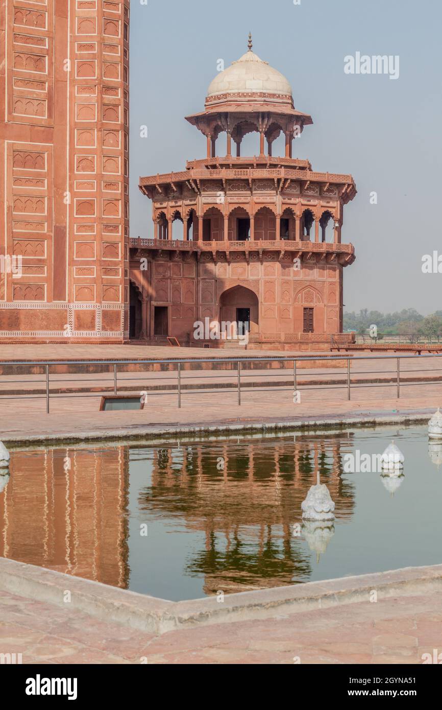 Tower at Taj Mahal complex in Agra, India Stock Photo Alamy