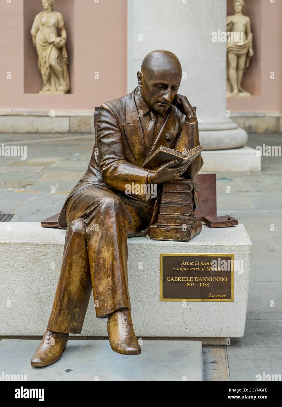 Bronze statue of Italian writer Gabriele D'Annunzio in piazza della Borsa,  Trieste, Italy Stock Photo - Alamy