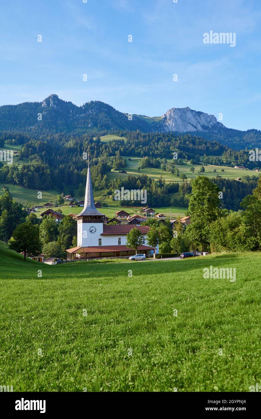 Kirche Därstetten - lovely Swiss church in the Simmental village of Darstetten Stock Photo