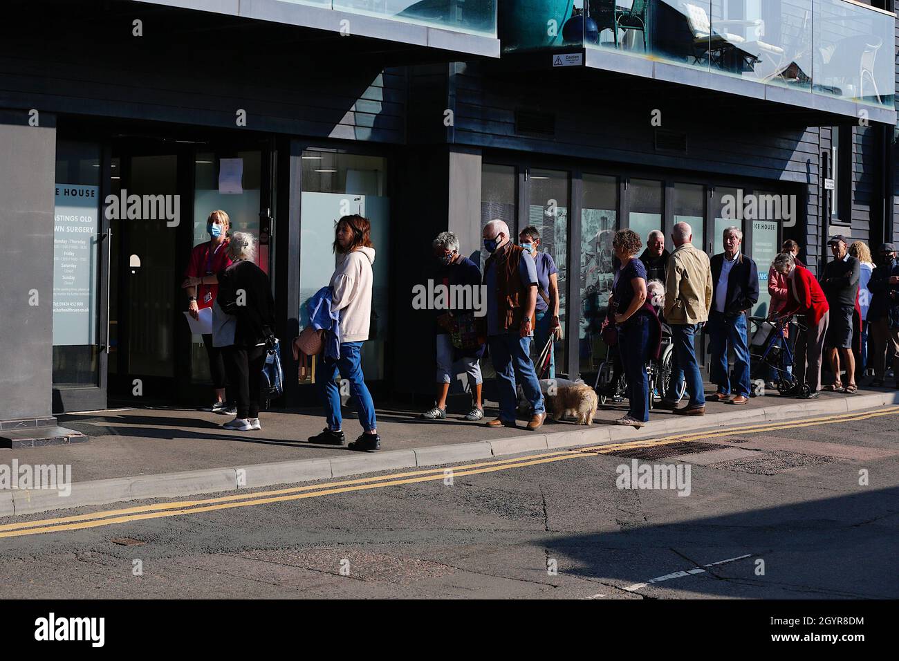 Flu vaccine uk facemask hires stock photography and images Alamy