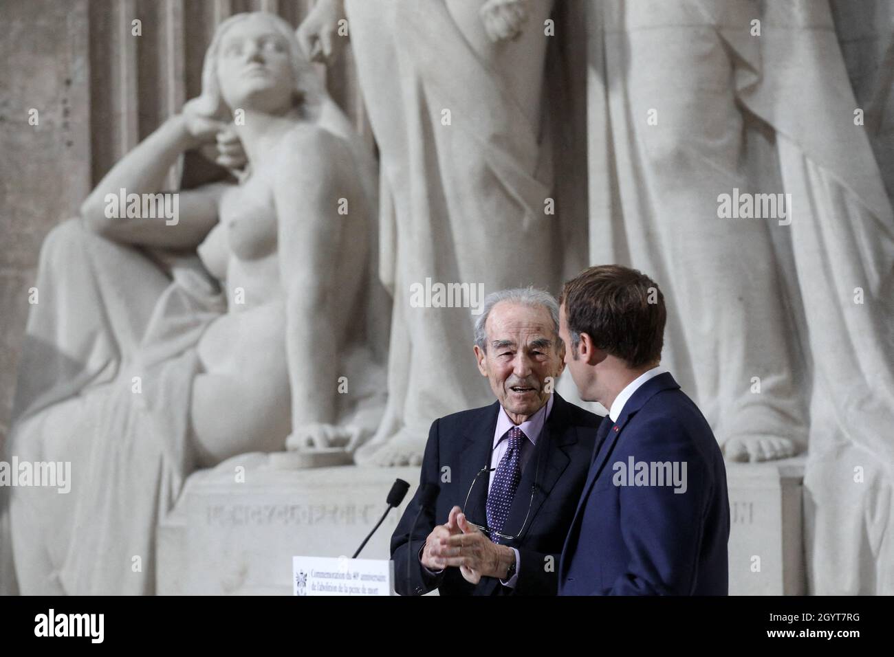 Paris, France. 09th Oct, 2021. Le président de la république, Emmanuel Macron et Robert Badinter durant la Commémoration du quarantième anniversaire de l'abolition de la peine de mort, au Panthéon à Paris, France, le 9 octobre 2021. French President Emmanuel Macron and Robert Badinter during the commemoration of the 40th anniversary of the abolition of the death penalty at the Pantheon in Paris, France, October 9th, 2021. Photo by Stephane Lemouton/Pool/ABACAPRESS.COM Credit: Abaca Press/Alamy Live News Stock Photo