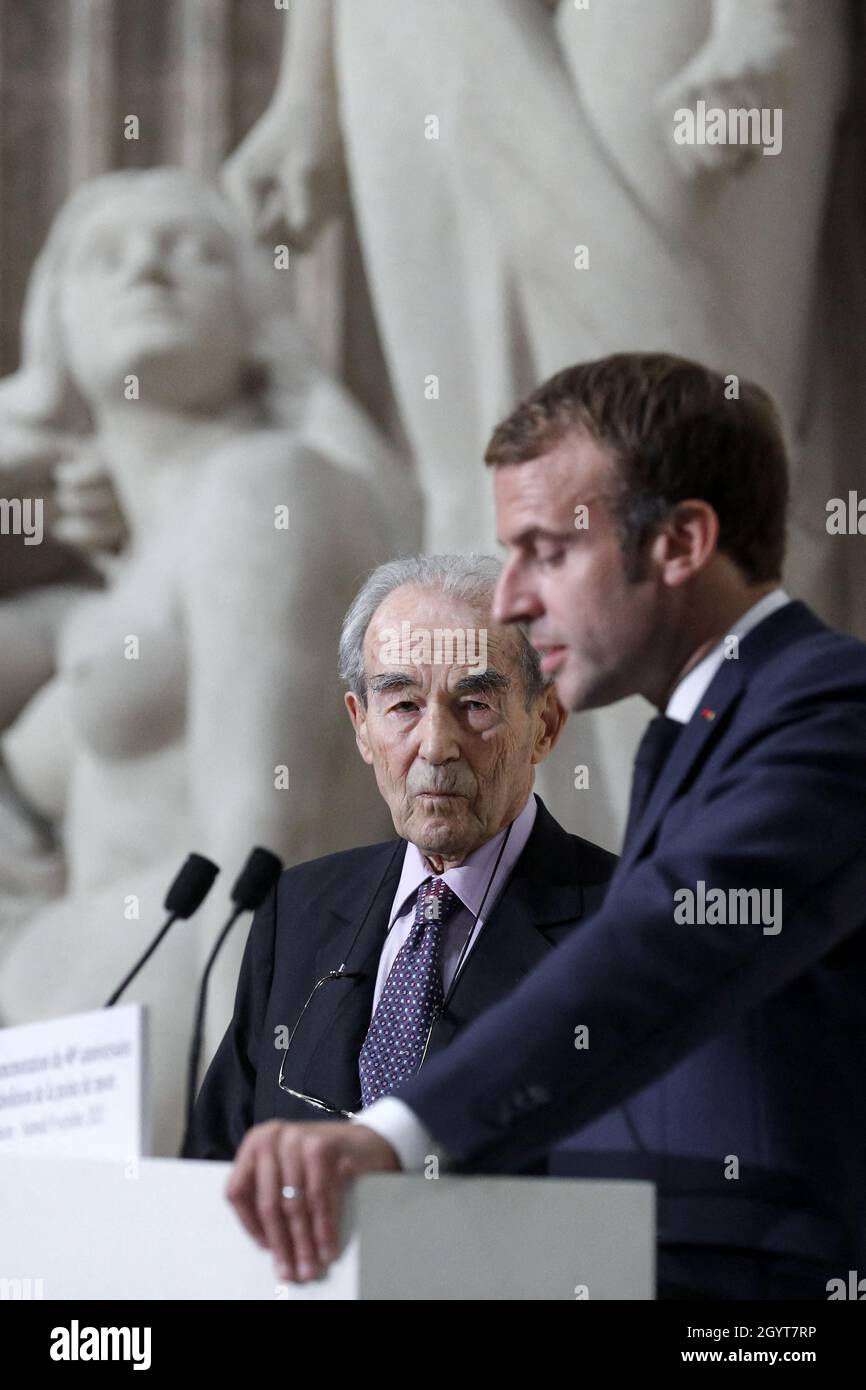 Paris France 09th Oct 21 Le President De La Republique Emmanuel Macron Et Robert Badinter Durant La Commemoration Du Quarantieme Anniversaire De L Abolition De La Peine De Mort Au Pantheon A Paris