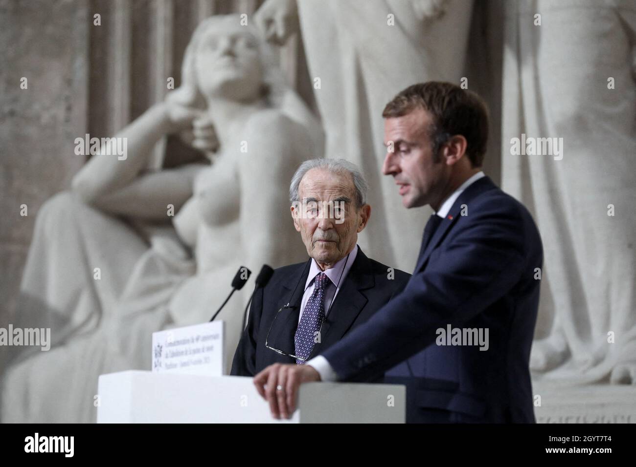 Paris, France. 09th Oct, 2021. Le président de la république, Emmanuel Macron et Robert Badinter durant la Commémoration du quarantième anniversaire de l'abolition de la peine de mort, au Panthéon à Paris, France, le 9 octobre 2021. French President Emmanuel Macron and Robert Badinter during the commemoration of the 40th anniversary of the abolition of the death penalty at the Pantheon in Paris, France, October 9th, 2021. Photo by Stephane Lemouton/Pool/ABACAPRESS.COM Credit: Abaca Press/Alamy Live News Stock Photo