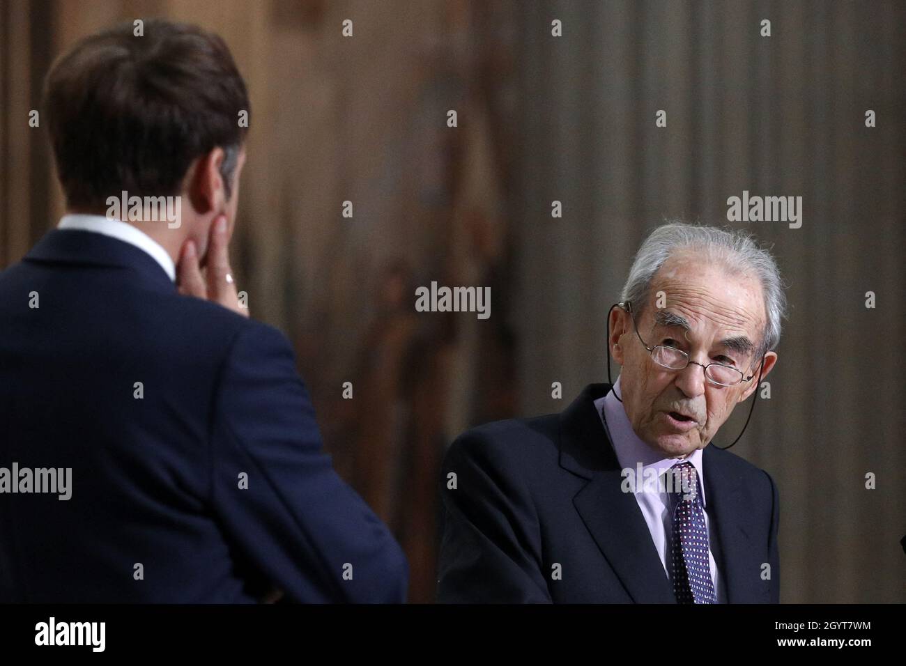 Paris France 09th Oct 21 Le President De La Republique Emmanuel Macron Et Robert Badinter Durant La Commemoration Du Quarantieme Anniversaire De L Abolition De La Peine De Mort Au Pantheon A Paris