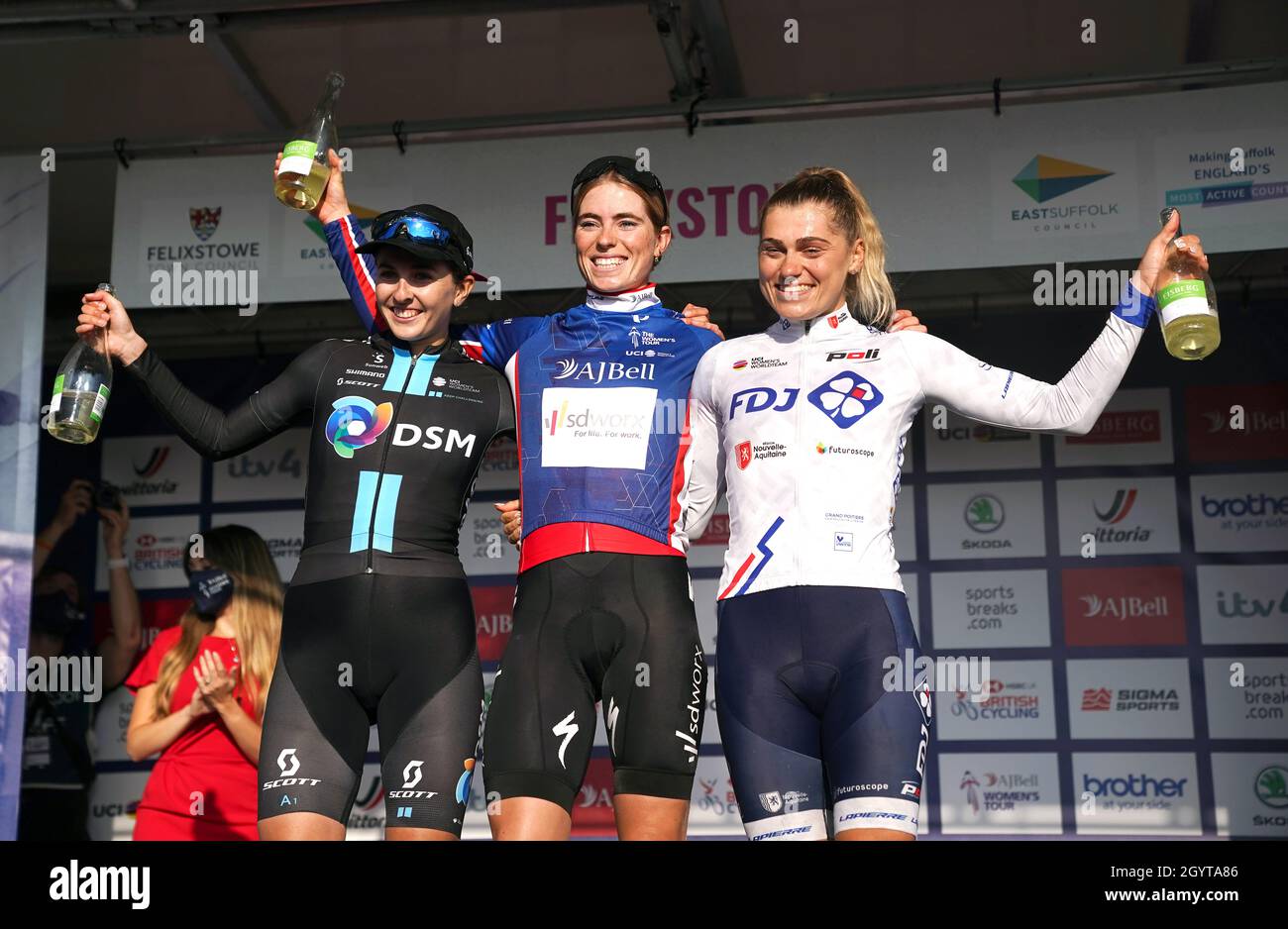 Juliette Labous of team DSM, second, Demi Vollering of team SD worx