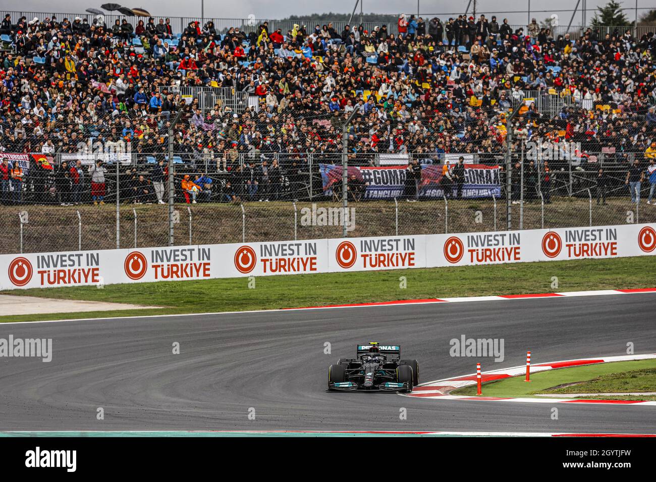 77 BOTTAS Valtteri (fin), Mercedes AMG F1 GP W12 E Performance, action during the Formula 1 Rolex Turkish Grand Prix 2021, 16th round of the 2021 FIA Formula One World Championship from October 8 to 10, 2021 on the Istanbul Park, in Tuzla, Turkey - Photo: Francois Flamand/DPPI/LiveMedia Stock Photo