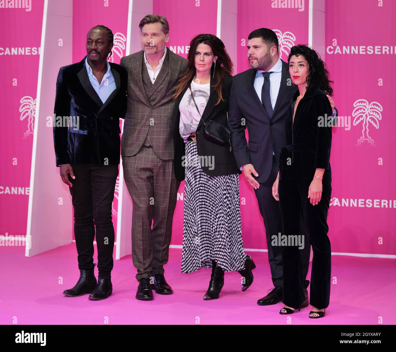 Cannes, France, 9 October 2021, JURY LONG FORM; MARCO PRINCE; NICOLAJ COSTER-WALDAU; SIGAL AVIN; SALVATORE ESPOSITO and NAIDRA AYADI are posing along the pink carpet during the Canneseries - International Series Festival at the Palais des Festivals in Cannes © ifnm press / Alamy Live News Stock Photo