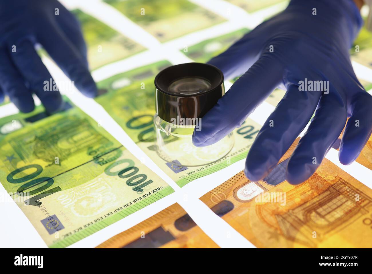 Fake checks hi-res stock photography and images - Alamy