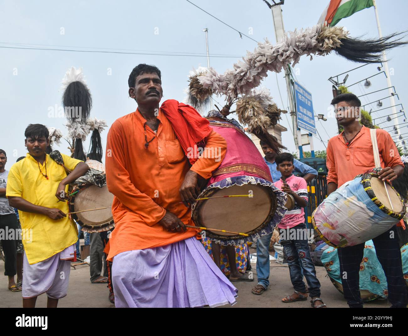 Kolkata, India. 10th Oct, 2021. Drummers practice on their traditional