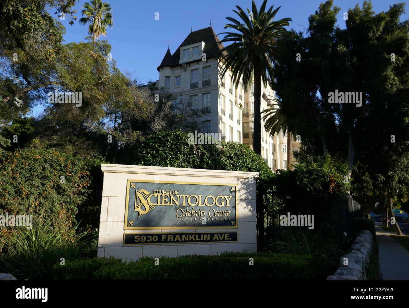 Los Angeles, California, USA 30th September 2021 A general view of atmosphere Actress Carole Lombard, Ginger Rogers, Actor Ben Lyon, Producer Mervyn LeRoy, Actor Edward G. Robinson, Actor Errol Flynn, Actress Alana Stewart,Comedian George Burns, Actor Vincent Price, Writer Edgar Rice Burroughs, Actor Clark Gable and Director Thomas Ince Former home/residence, how the Scientology Celebrity Center at 5930 Franklin Avenue on September 30, 2021 in Los Angeles, California, USA. Photo by Barry King/Alamy Stock Photo Stock Photo