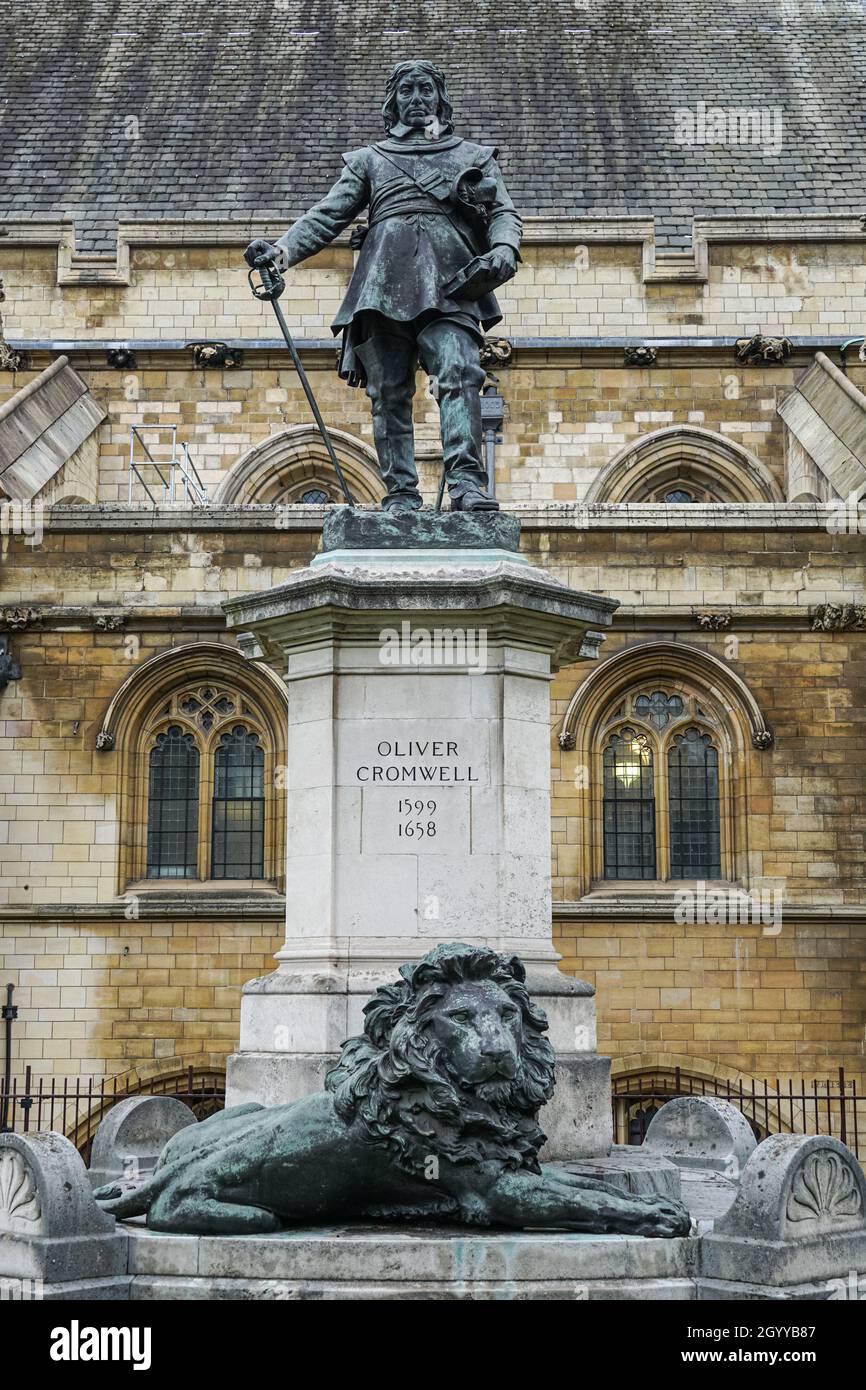 Statue of Oliver Cromwell, Westminster, London England United Kingdom UK Stock Photo