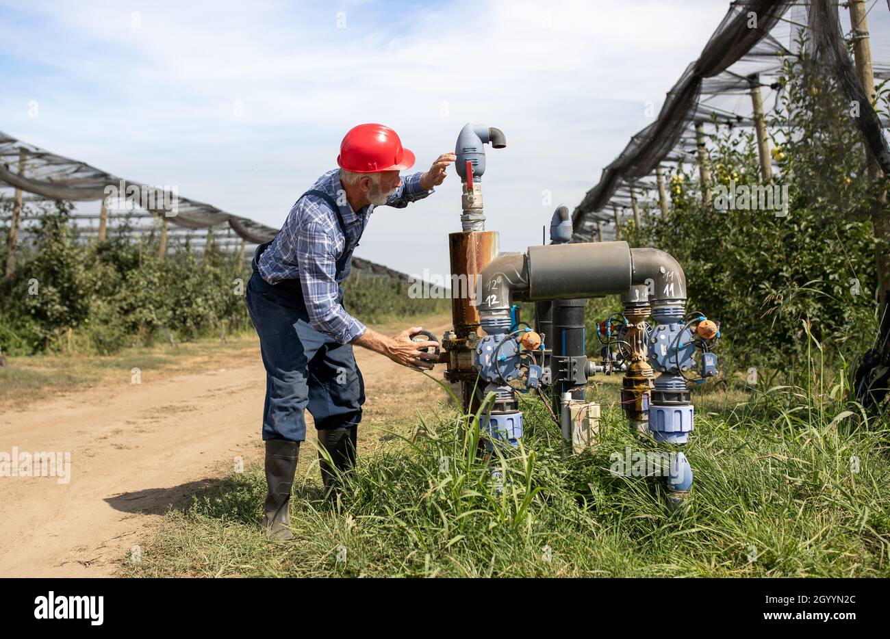 Irrigation engineer hi res stock photography and images Page 5
