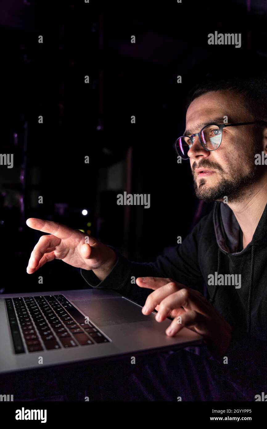 Man looks digital screen hi-res stock photography and images - Alamy