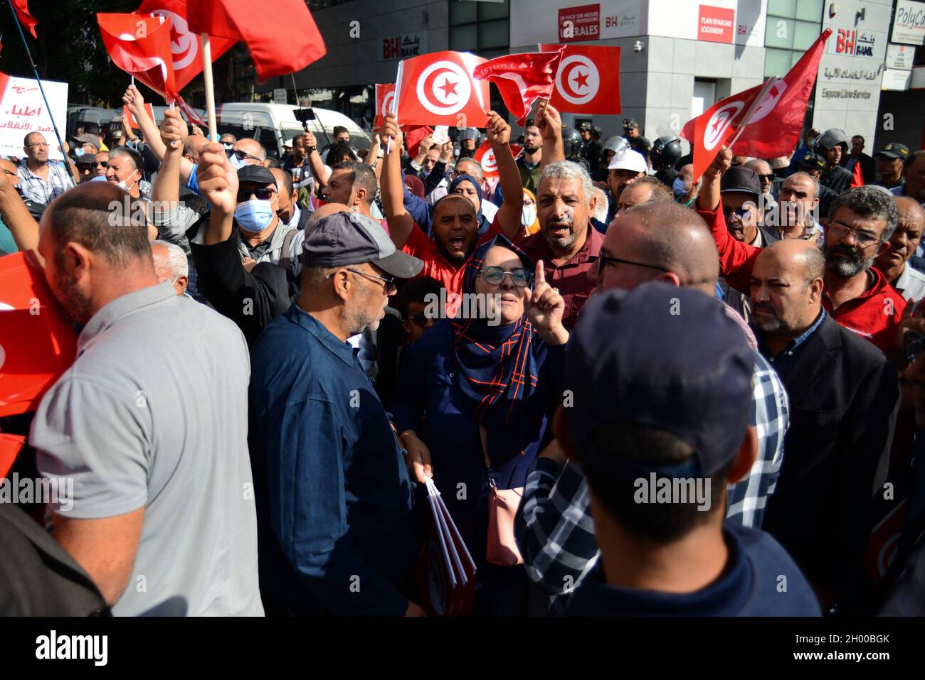 Tunis, Tunisia. 10th Oct, 2021. Several hundred people, including many pro-Islamists, from the Ennahdha party and their allies demonstrated on Sunday in Tunis at Avenue Habib Bourguiba against the decisions taken by President Kais Saied who took full powers on July 25, and that they consider a coup d'etat chanting slogans for a return to the ''legitimacy'' of power according to them. photo: Yassine Mahjoub. (Credit Image: © Chokri Mahjoub/ZUMA Press Wire) Credit: ZUMA Press, Inc./Alamy Live News Stock Photo