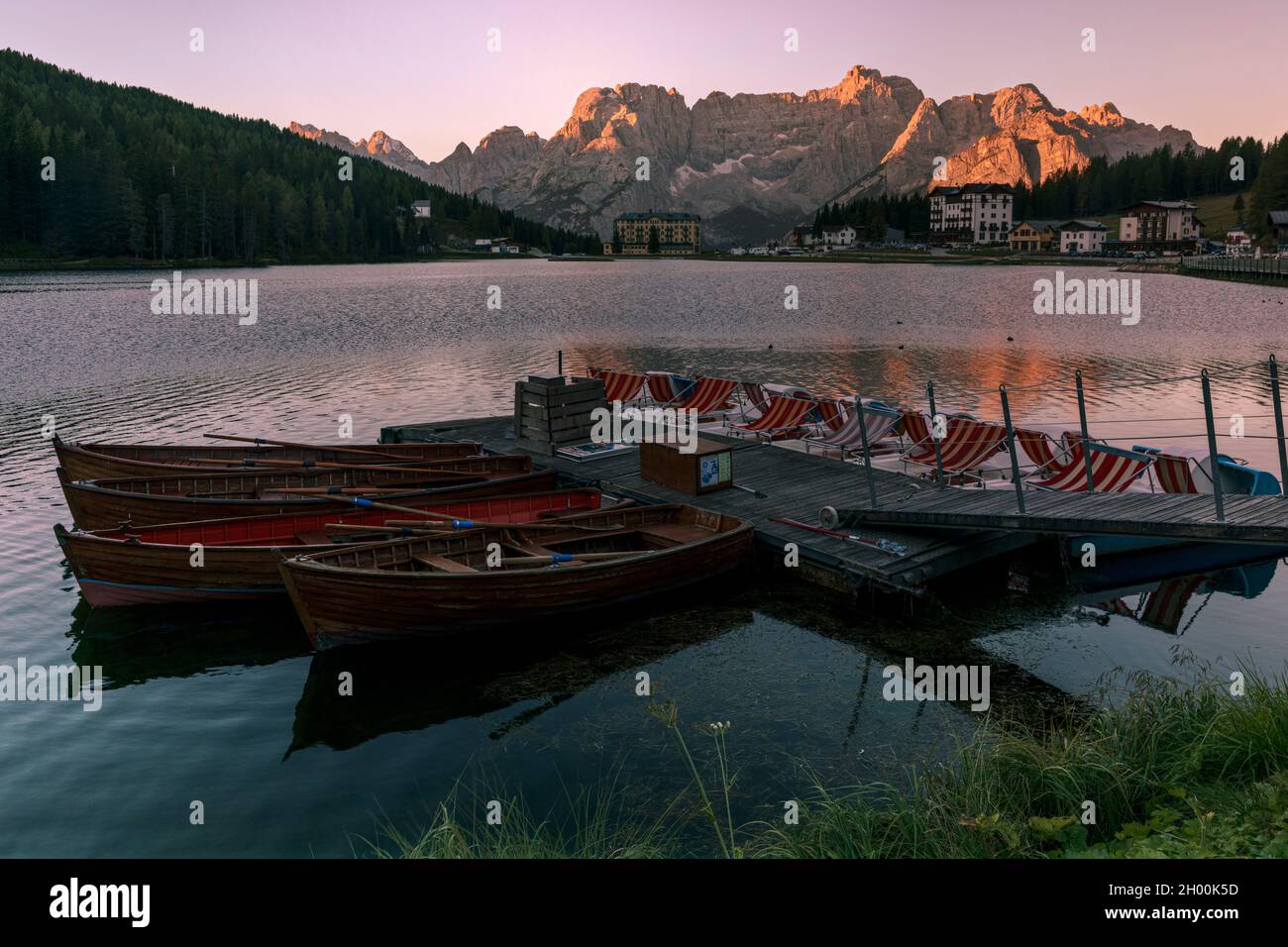 Lago di Misurina, Cortina d'Ampezzo, Veneto, Dolomites, Italy Stock Photo