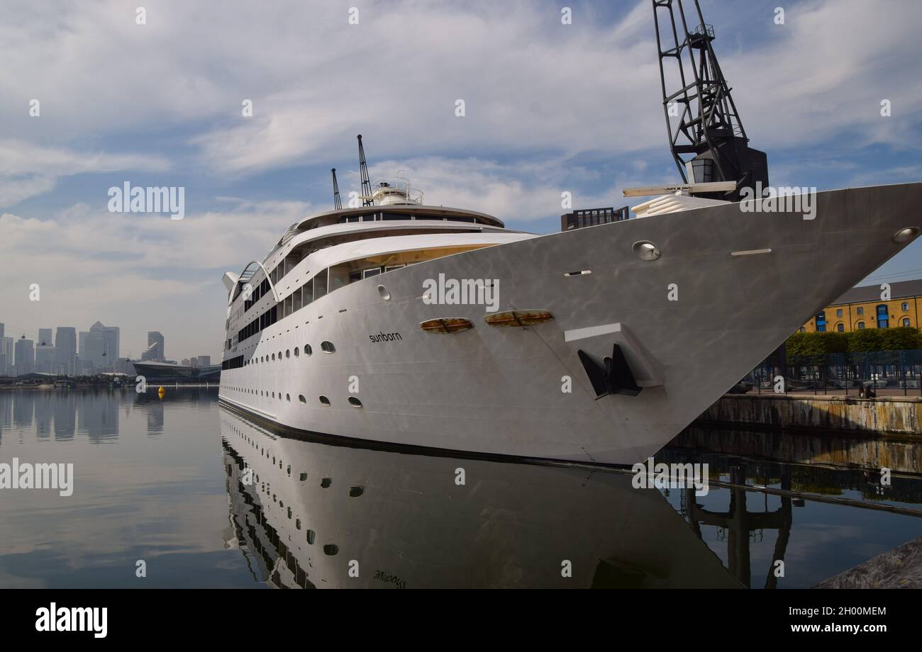 Sunborn yacht hotel, Royal Victoria Dock, London, UK Stock Photo - Alamy