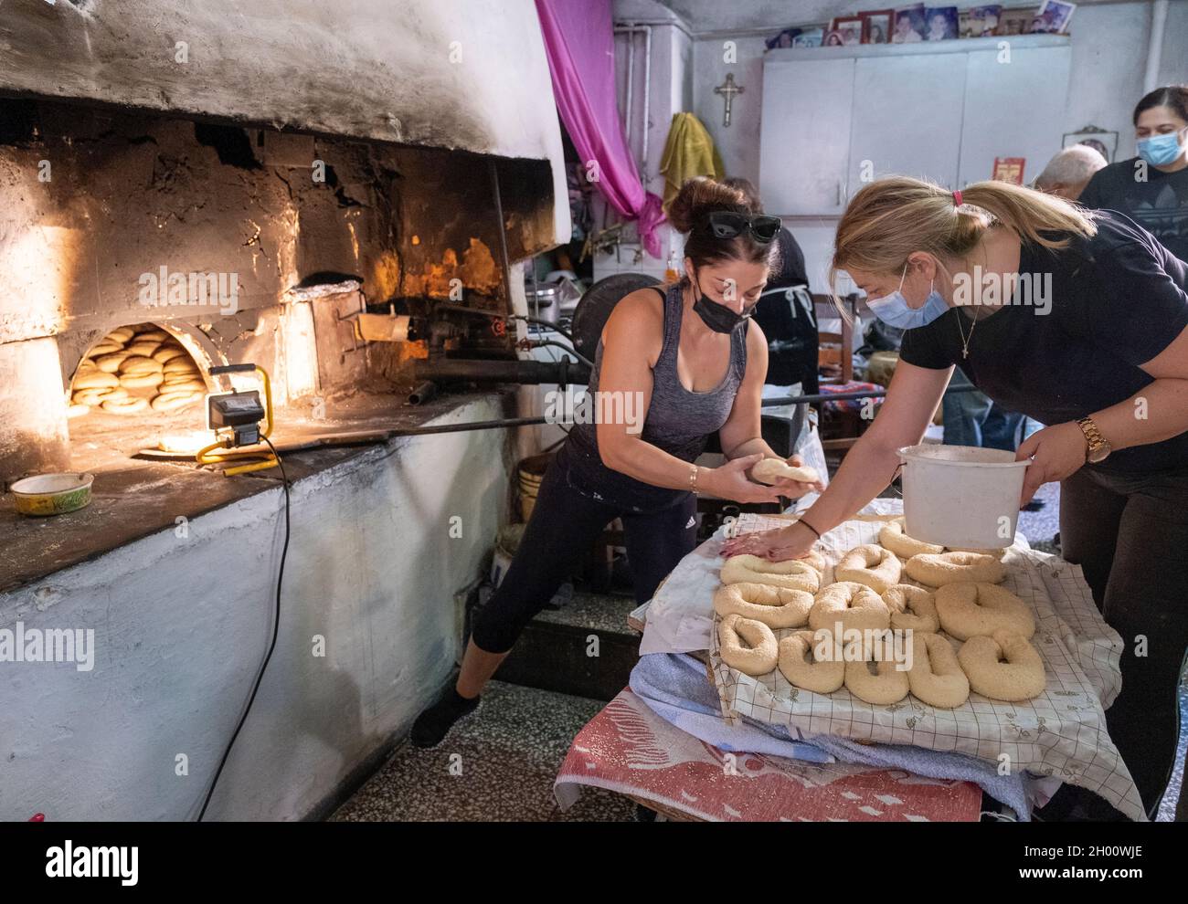 Baker Process Baking Bread Stock Photo by ©robertprzybysz 191271266