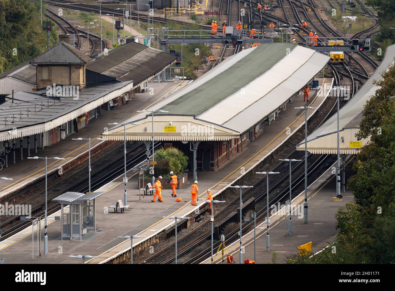 Basingstoke railway track hires stock photography and images Alamy