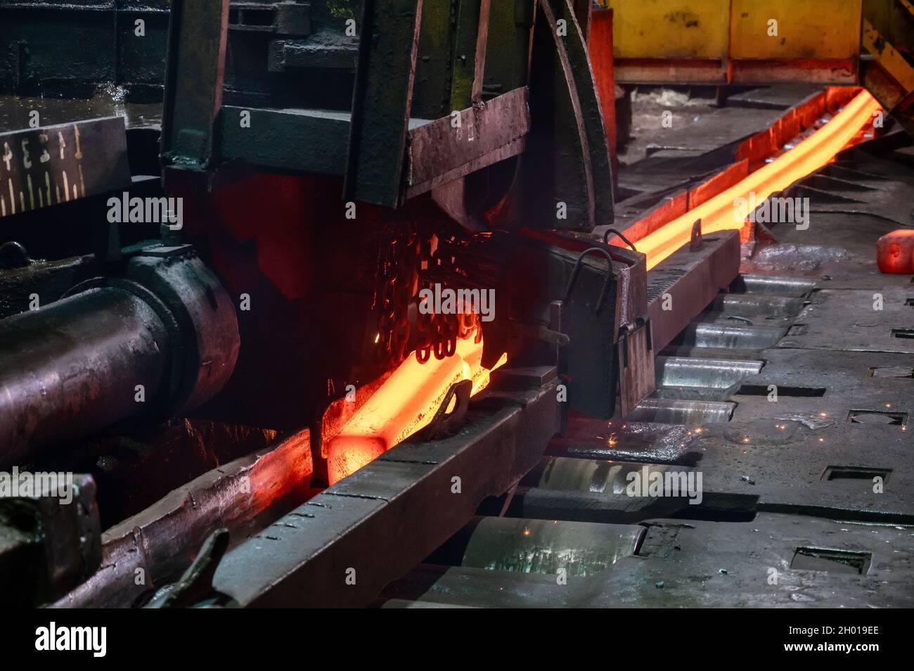 The process of cutting hot rolled steel into lengths Stock Photo