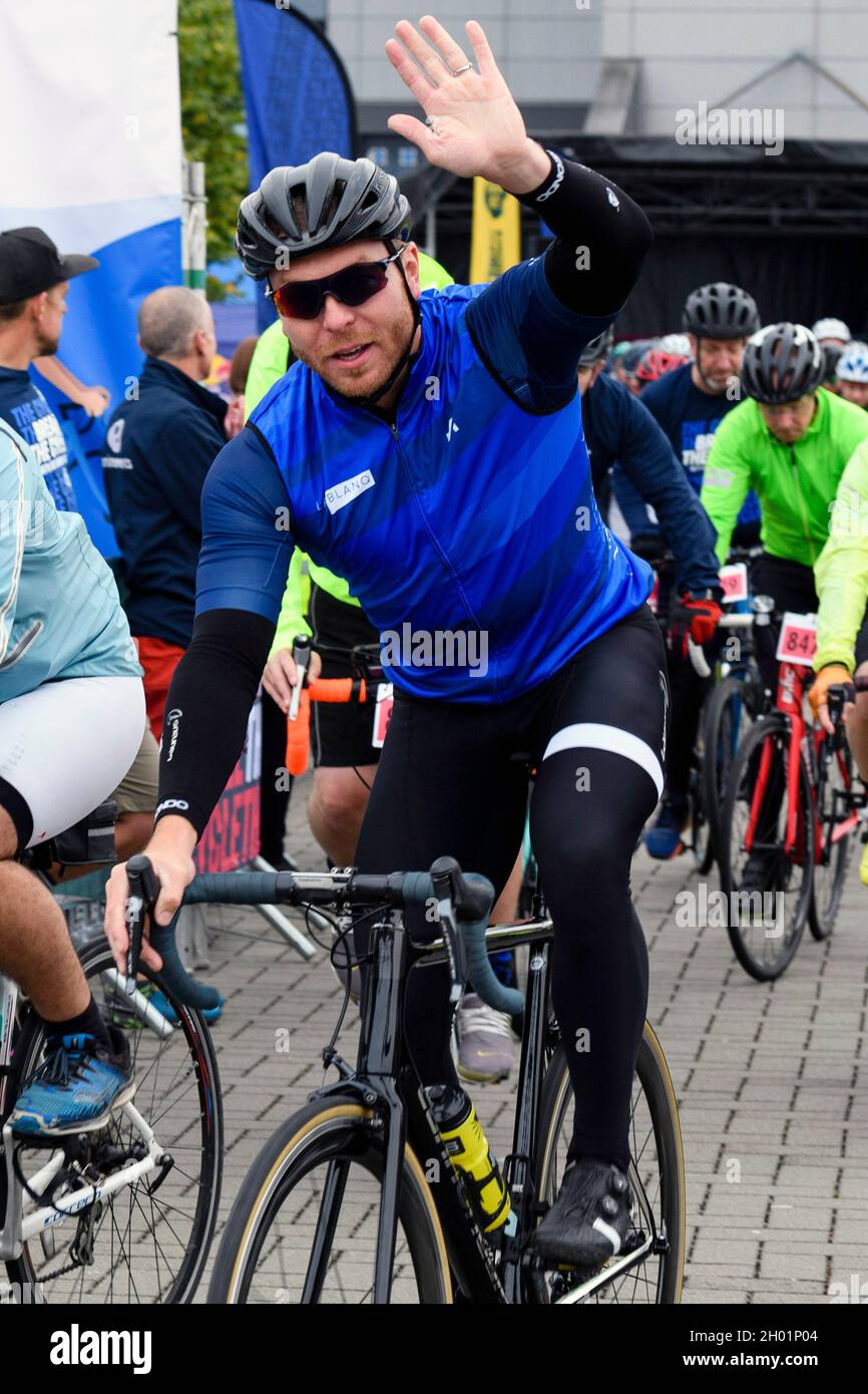 **Pics free to use**  SIR CHRIS HOY JOINS HUNDREDS OF CYCLISTS TO HELP RAISE OVER £700,000TO BUILD TWO NEW VILLAGES FOR PEOPLE EXPERIENCING HOMELESSN Stock Photo