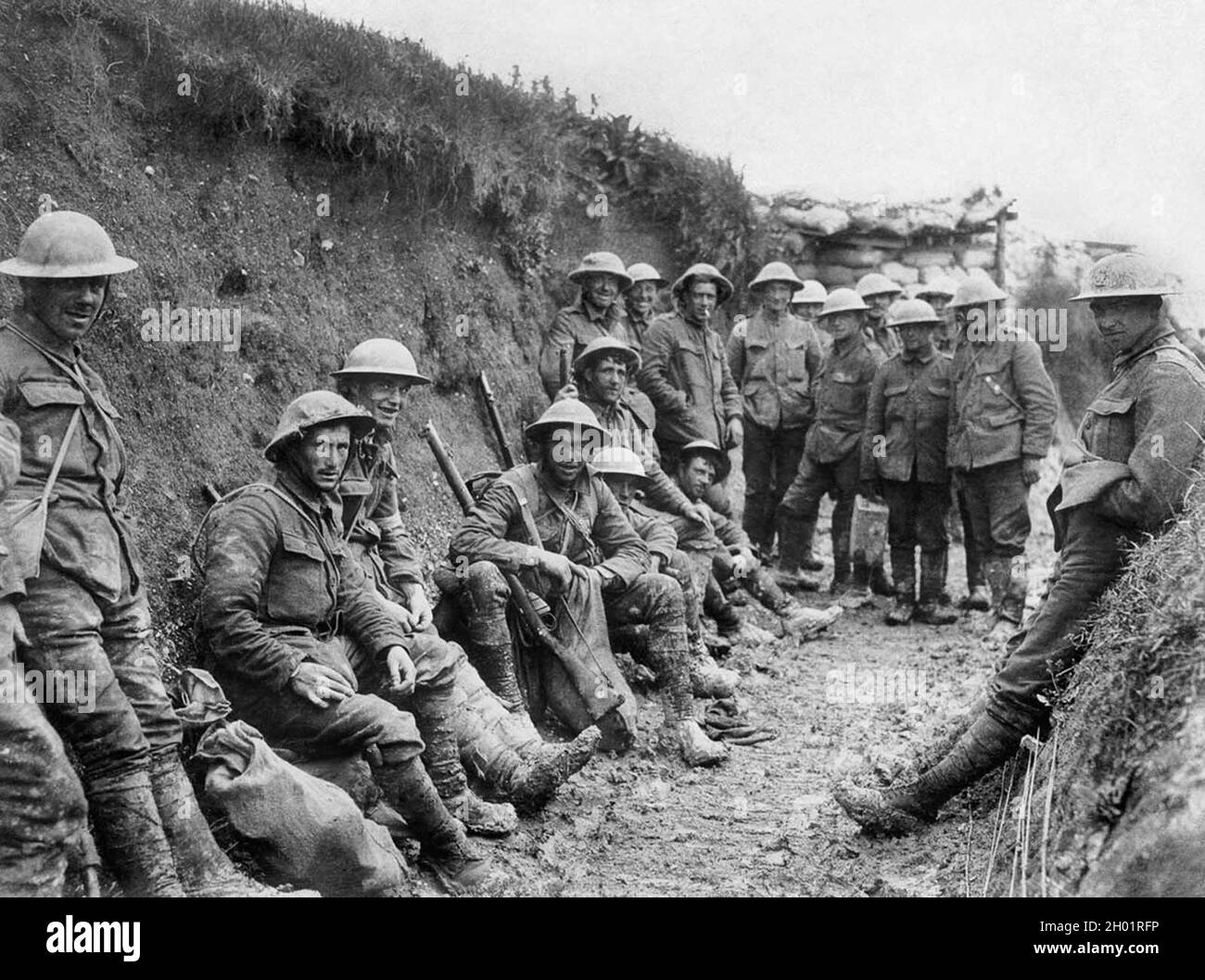 Soldiers from the Royal Irish Rifles rest during the opening hours of the Battle of the Somme. July 1, 1916. Stock Photo