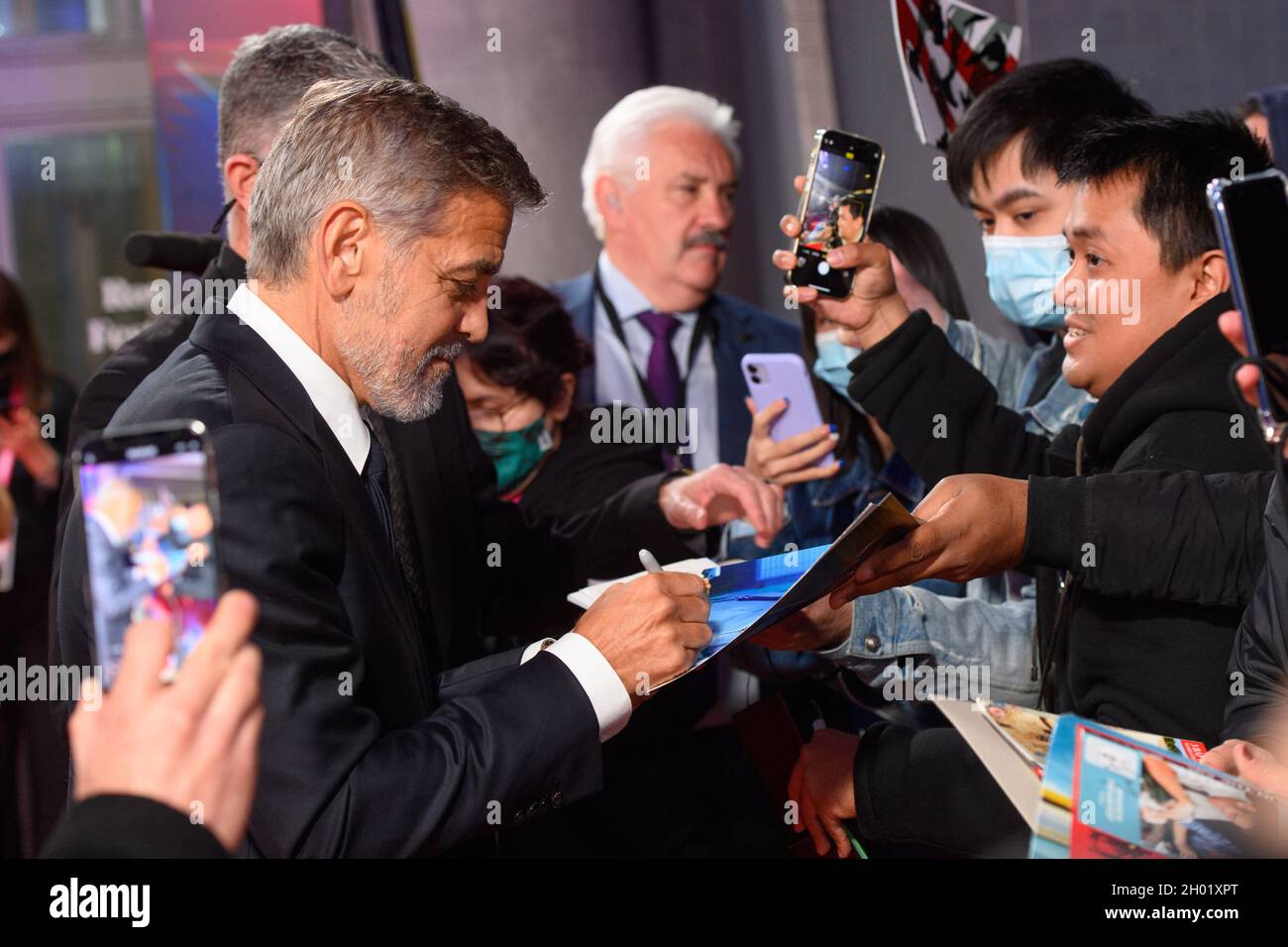 London, UK. 10 October 2021. George Clooney arrives for the UK premiere of 'The Tender Bar', at the Royal Festival Hall in London during the BFI London Film Festival Picture date: Sunday October 10, 2021. Photo credit should read: Matt Crossick/Empics/Alamy Live News Stock Photo